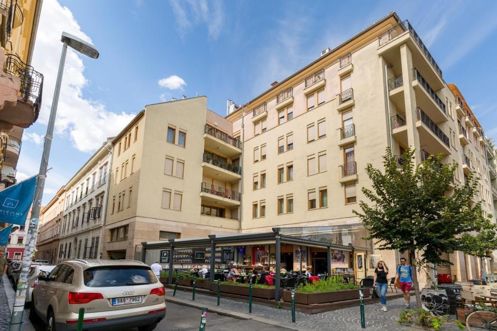 Space In Gozsdu Apartment Будапеща Екстериор снимка