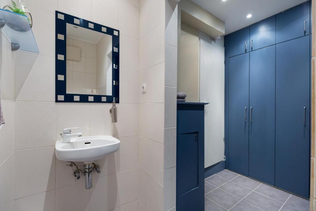 Space In Gozsdu Apartment Будапеща Екстериор снимка